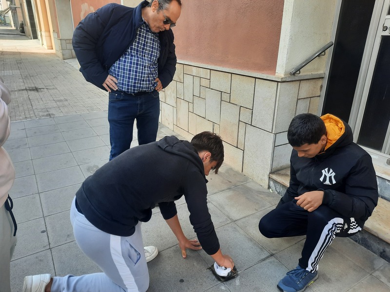 Neteja de les Stolpersteine