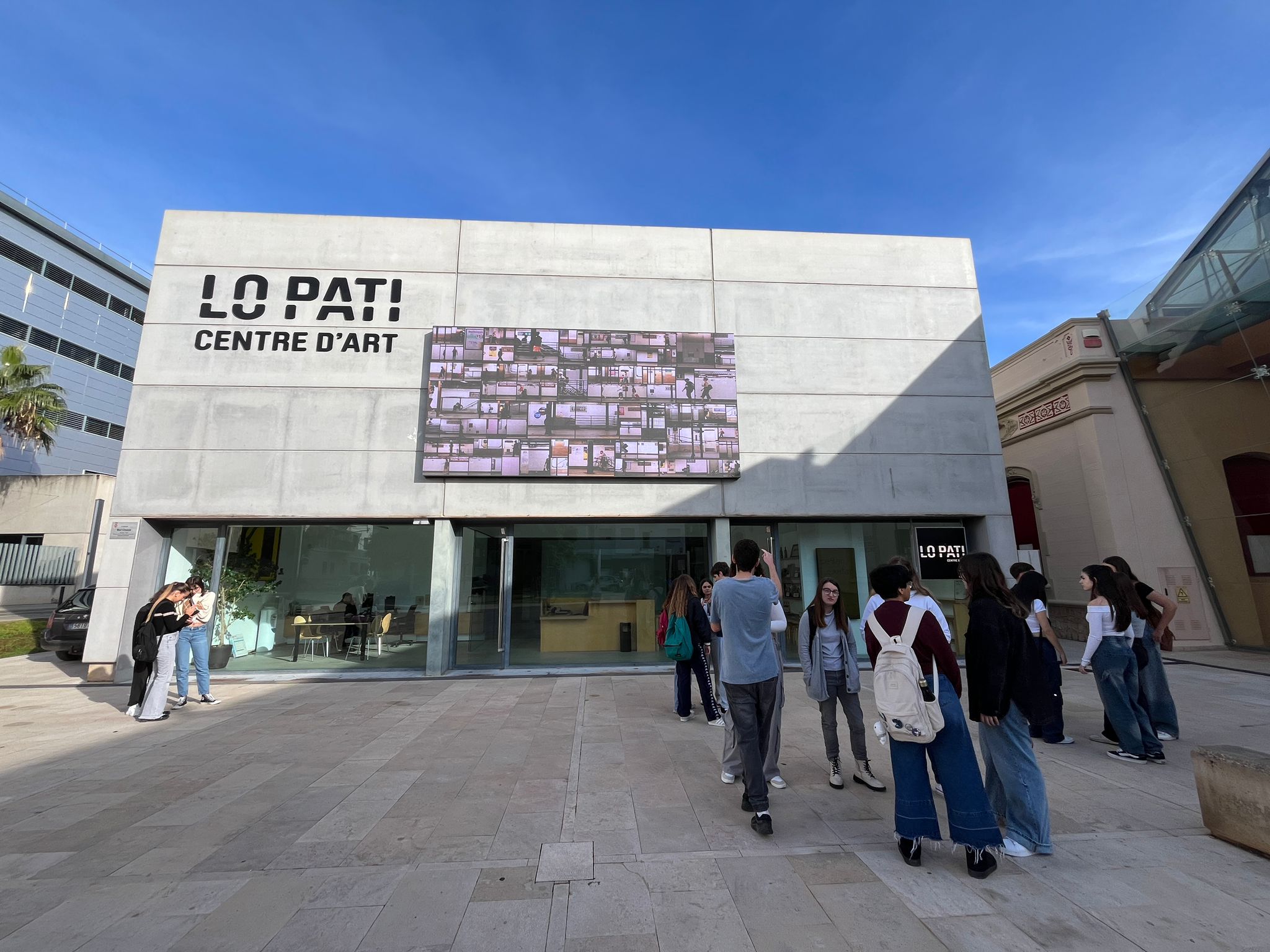 L'alumnat de Batxillerat d'Arts visita l'exposició &quot;Segar i cantar&quot; a Lo Pati