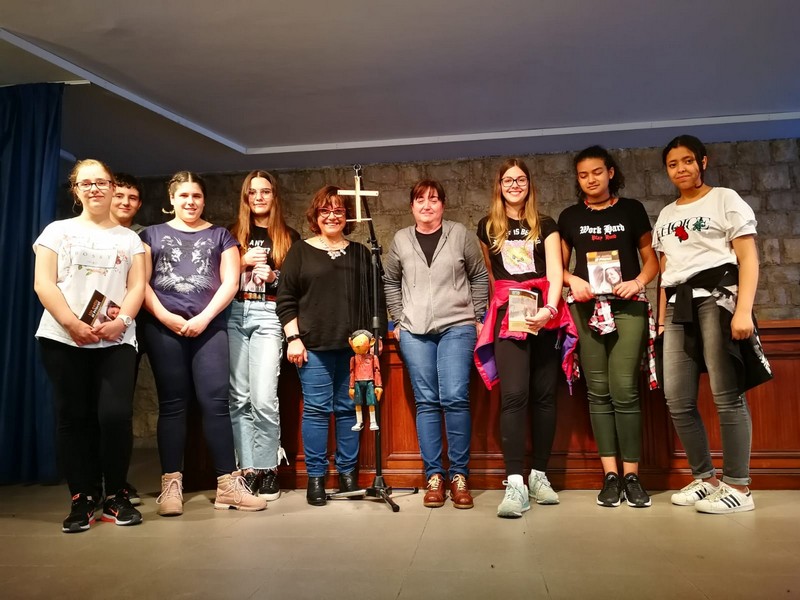 Escriptors a les aules: Pilar Garriga conversa sobre la seva obra &quot;Un estiu al Priorat&quot;.